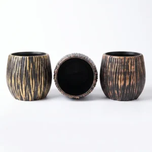 AD2249 | Matera negra con relieve dorado efecto madera