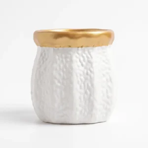 AD2255 | Matera blanca texturizada con borde dorado