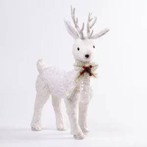 Reno ártico navideño blanco con detalles escarchados